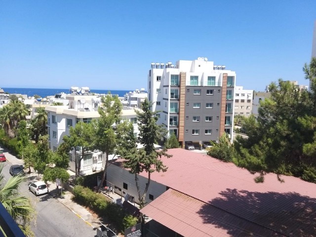 3 bedroom apartment in central of Kyrenia. Wlking distance to all amenities. Exchange title deed. No VAT. 05338403555