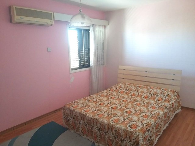 3 bedroom apartment in central of Kyrenia. Wlking distance to all amenities. Exchange title deed. No VAT. 05338403555