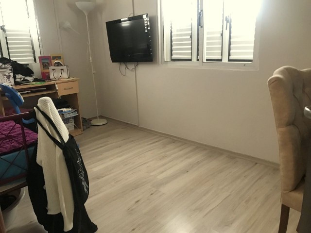 Girne Alsancak köy içinde 3 yatak odalı köy evi. 05338403555