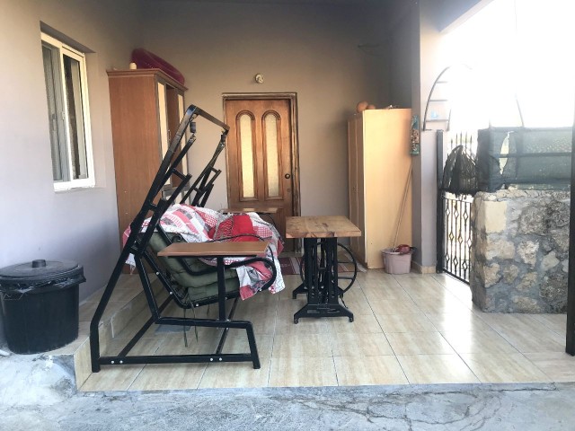 Dorfhaus mit 3 Schlafzimmern in Kyrenia Alsancak Dorf. 05338403555 ** 