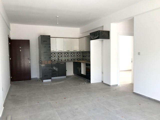 2+1 ground floor flat in Girne Lapta, ready to move in. 05338403555 ** 