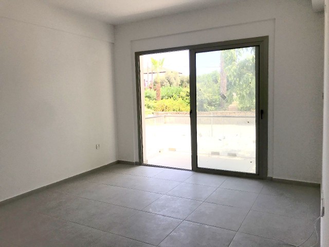 2+1 ground floor flat in Girne Lapta, ready to move in. 05338403555 ** 