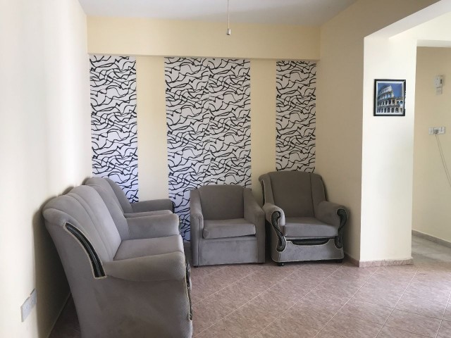 Girne merkez Kaşgar court bölgesi komple satılık apartman. 3 kat 12 daire. Eşdeğer koçan. 05338403555