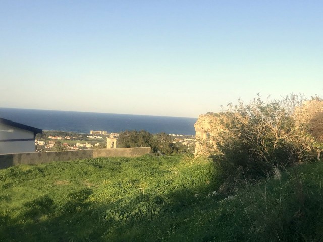 1 decare 1 evlek land in Girne Karşıyaka with Turkish title deed, 90% construction with uninterrupted view. 05338403555 ** 