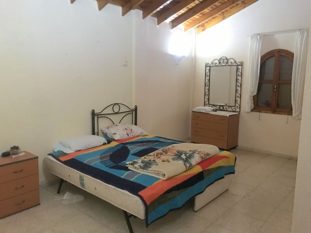 Freistehende villa in Kyrenia Sadrazamköy, mit Pool direkt am Meer. 3 Schlafzimmer, Garten mit Obstbäumen gefüllt,ohne MwSt. bereit. 05338403555 ** 