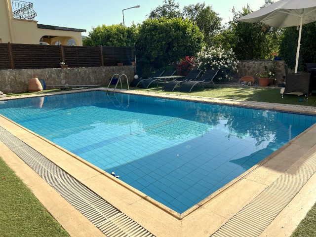 3 bedroom villa in Karşıyaka, ıt has a 8x4 private swimming pool. Including white goods. seperate title deed and no VAT. 05338403555