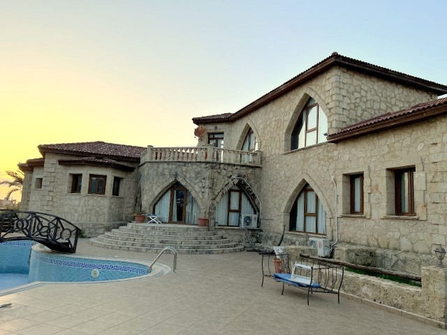 spectacular stone house is only 200 meters from the sea in Karşıyaka, Girne. Solid stone house with 4 bedrooms. It has a private swimming pool, study room and closed garage. You are welcome to the terrace of this villa for the most perfect sunset on the island.