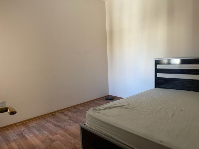 A 3-bedroom apartment in the center of Kyrenia, ready to move, renovated and fully furnished on the Levent site. Emergency sale has dropped from £70,000 !! The cob is ready, the VAT has been paid. 05338403555 ** 