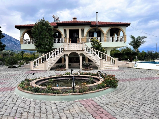 Turkish title Villa for sale in Lapta in 3144m2 land(aprox 2,5 donum of land) Gorgeous garden that makes you feel like in a botanical garden, pool bar&kitchen, water well and a lot of details need to be seen. 05338403555