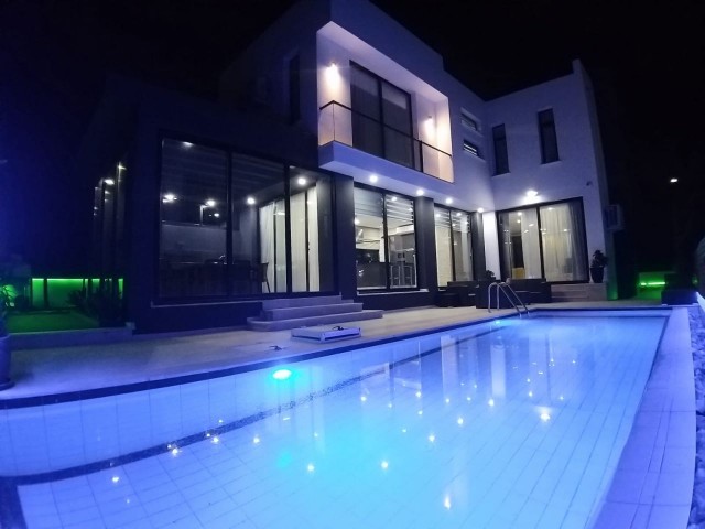 Luxry 3 bedroom villa in Alsacak close to Escape beach. With a beautiful sea and mountain views, ready to move in. Ready exchange title deed.05338403555