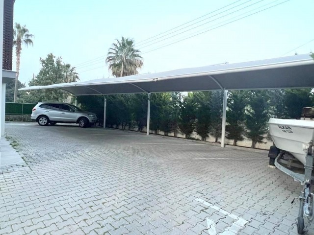 Girne Karakum bölgesin'de ana cadde'ye yürüyüş mesafesinde, tapusu hazır, KDV ödenmiş, yaşamaya hazır 2+1 eşyalı daire. 05338403555