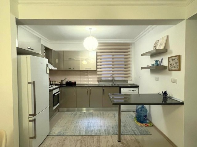 Kyrenia Karakum region, walking distance to the main street, ready to live, ready to live, VAT paid, ready to live 2 + 1 furnished apartment. 05338403555