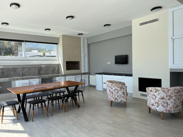 In Kyrenia, Alsancak, there are 2 2+1 and 1+1 auxiliary houses on a 1650m2 land. There is a 14x5 private swimming pool in the complex with a total indoor area of 279m2. 05338403555