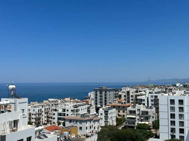 Girne, Kaşgar bölgesinde, Les Ambassadeurs hotele yürüyüş mesafesinde, muhteşem deniz manzarasına sahip,3+1 penthouse daire.05338403555