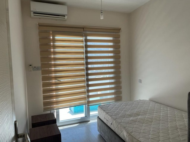 Girne, Kaşgar bölgesinde, Les Ambassadeurs hotele yürüyüş mesafesinde, muhteşem deniz manzarasına sahip,3+1 penthouse daire.05338403555