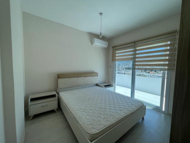 3+1 Penthouse-Wohnung mit herrlichem Meerblick, nur wenige Gehminuten vom Hotel Les Ambassadeurs in Kashgar, Kyrenia.05338403555