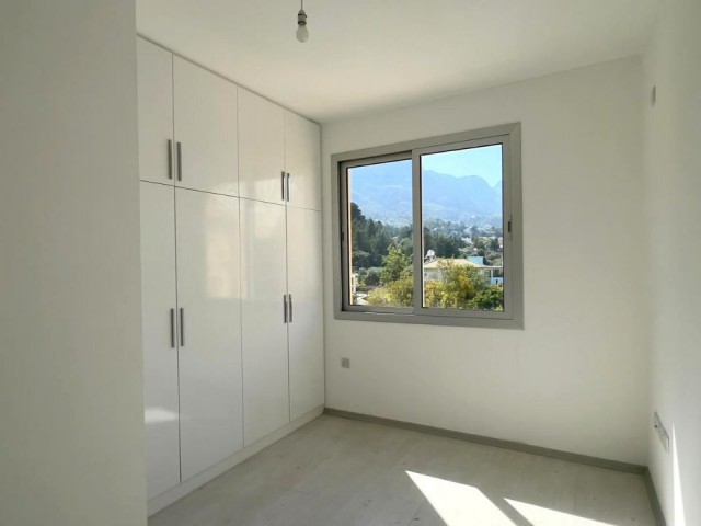 آپارتمان 2+1 جدید در لاپتا، گیرنه. مالیات بر ارزش افزوده پرداخت شده است. 05338403555