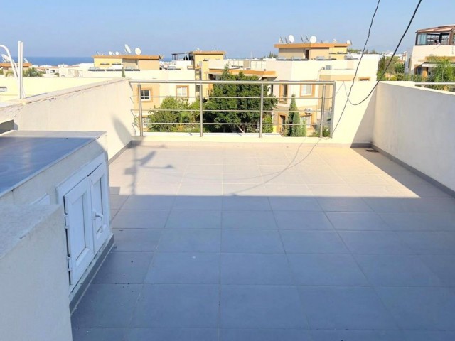 1+1-Wohnung im 1. Stock in einem Komplex mit Pool in Kyrenia, Alsancak. Der Stub ist fertig, die Mehrwertsteuer wurde bezahlt.05338403555