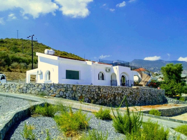 Villa mit 3 Schlafzimmern zu vermieten in Kyrenia, Alsancak, Region Yeşiltepe. 05338403555