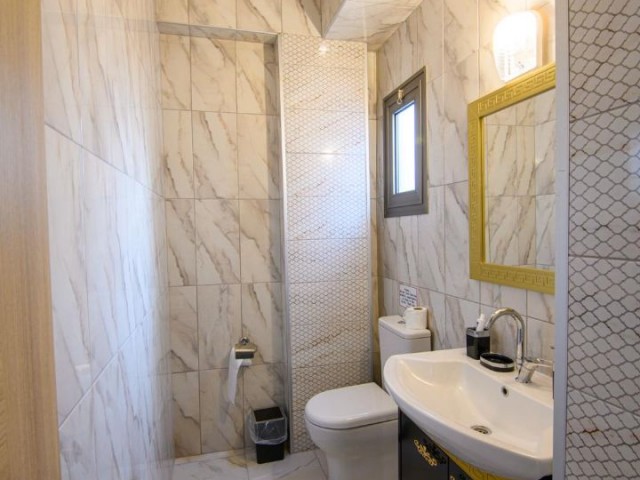 ویلای تریپلکس 3 خوابه 3 حمام در Karaoğlanoğlu گیرنه کاملا مبله به فروش می رسد. خرد آماده است برای اعتبار مناسب است. 05338403555