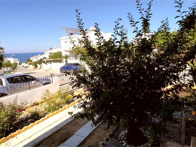 A holiday home in Sadrazamköy, Kyrenia, or for those who want to live on holiday forever, a 3-room twin villa with a perfect sea view, within a complex with a pool, within walking distance to the sandy beach. 05338403555 / 05488403555