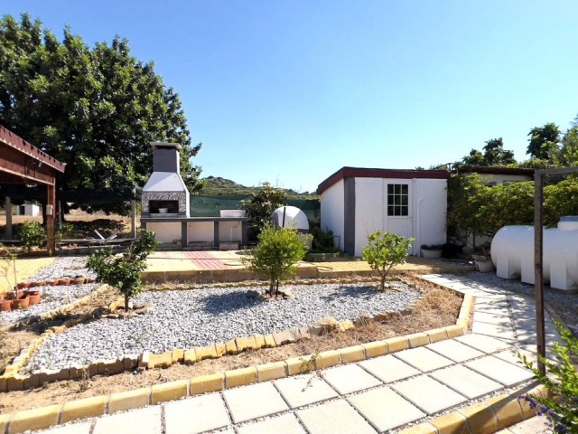 Ein Ferienhaus in Sadrazamköy, Kyrenia, oder eine 3-Zimmer-Doppelhaushälfte mit perfektem Meerblick, in einer Anlage mit Pool, nur wenige Gehminuten vom Sandstrand entfernt, für diejenigen, die immer im Urlaub leben möchten. 05338403555 / 05488403555