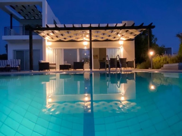 3 BEDROOM LUXURY VILLA FOR DAILY RENT IN ESENTEPE