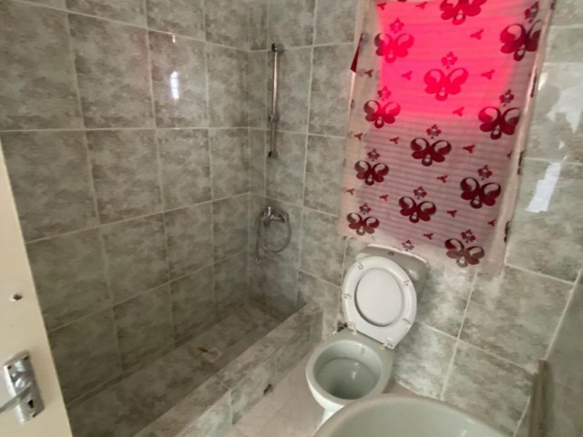 LEFKOŞA'DA satılık 3 YATAK ODALI DAİRE ** 