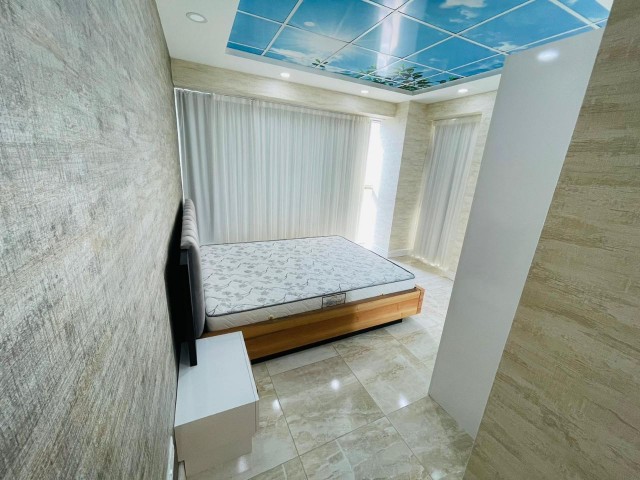 GİRNE MERKEZDE KİRALIK LÜKS 2+1 PENTHOUSE ** 