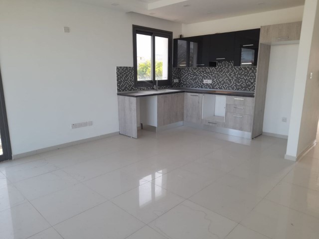 2+1 FLAT FOR SALE IN ALSANCAK, KYRENIA