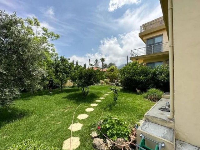 LUKS 5+1 VILLA ZU VERMIETEN CATALKOY KYRENIA