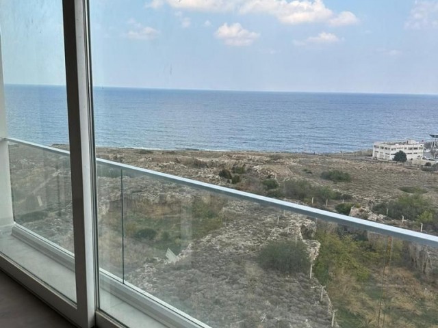 SCHÖNES 3+1 PENTHOUSE KYRENIA CENTER