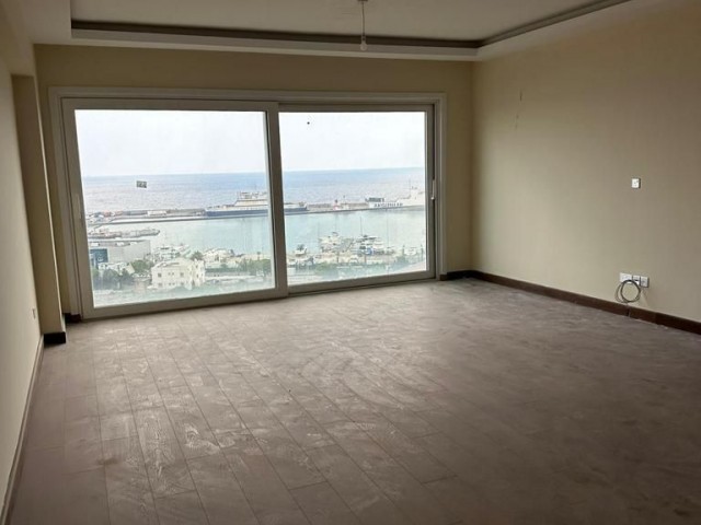 SCHÖNES 3+1 PENTHOUSE KYRENIA CENTER