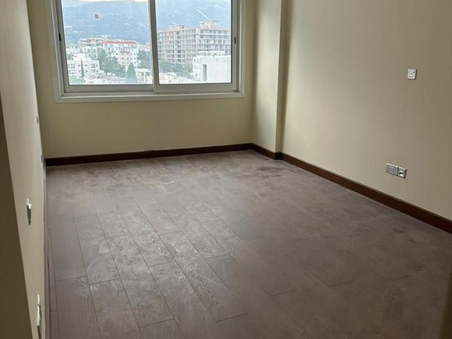 GUZEL 3+1 PENTHOUSE GIRNE MERKEZ