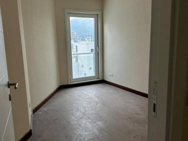 GUZEL 3+1 PENTHOUSE GIRNE MERKEZ