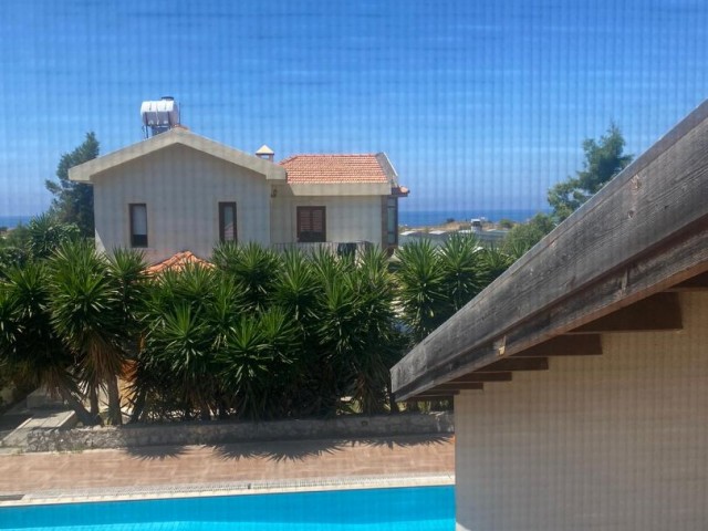 NICE 3+1 VILLA WITH A SWIMMING POOL IN ALSANCAK