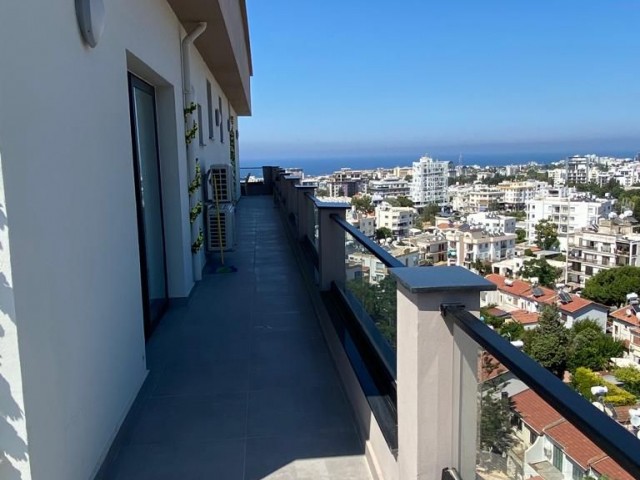 2+1 PENTHOUSE ZU VERMIETEN IM ZENTRUM VON KYRENIA