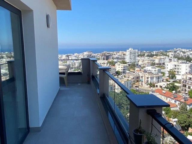 2+1 PENTHOUSE ZU VERMIETEN IM ZENTRUM VON KYRENIA