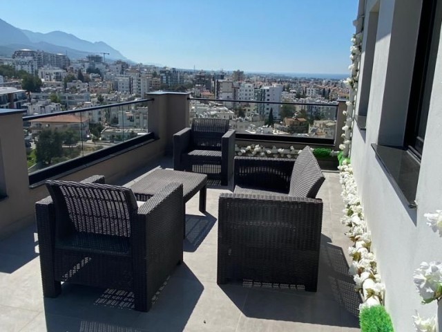 2+1 PENTHOUSE ZU VERMIETEN IM ZENTRUM VON KYRENIA