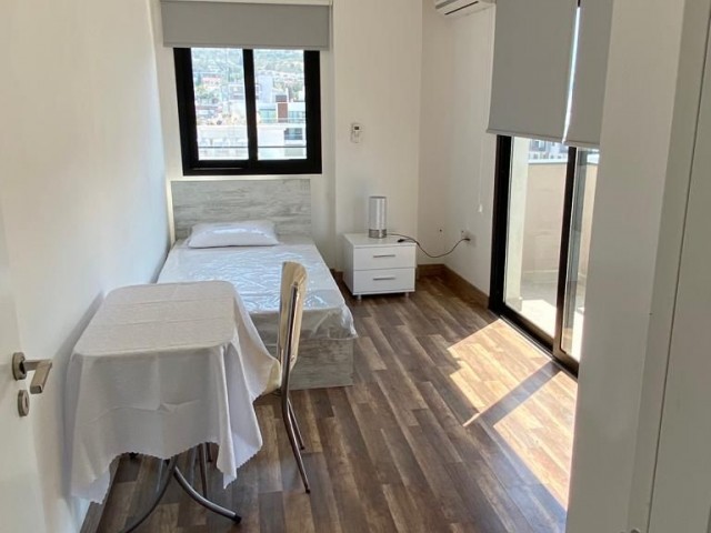 2+1 PENTHOUSE ZU VERMIETEN IM ZENTRUM VON KYRENIA