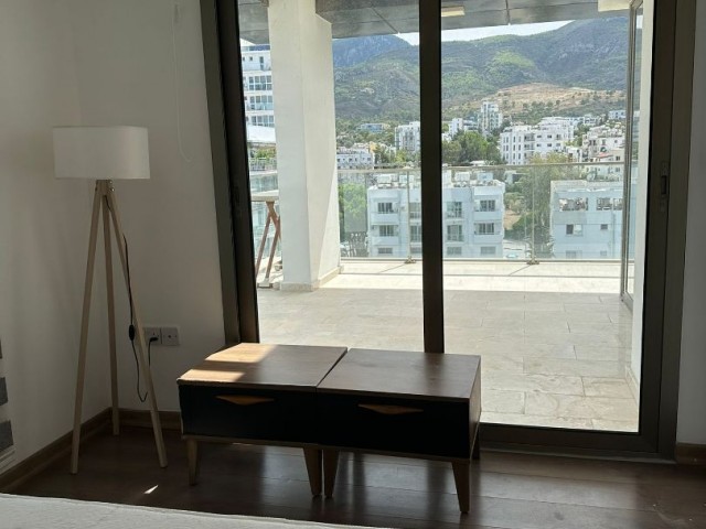 LUXUS 3+1 PENTHOUSE ZU VERMIETEN IM KYRENIA CENTER