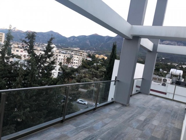 LUXURIOUS 2+1 APARTMENT IN GIRNE CENTRE