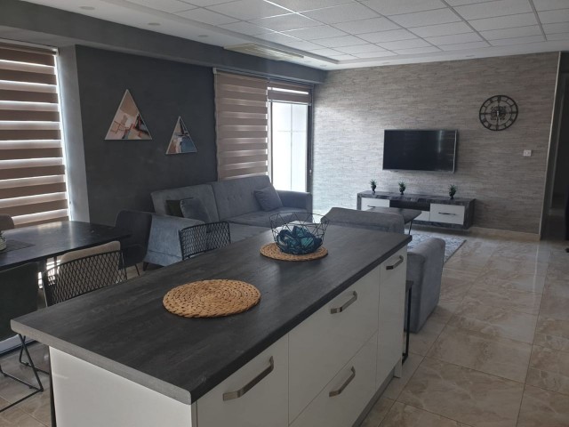 LUXURIÖSE, SCHÖNE 2+1-WOHNUNG MIT ENSUITE ZU VERMIETEN IM KYRENIA CENTER