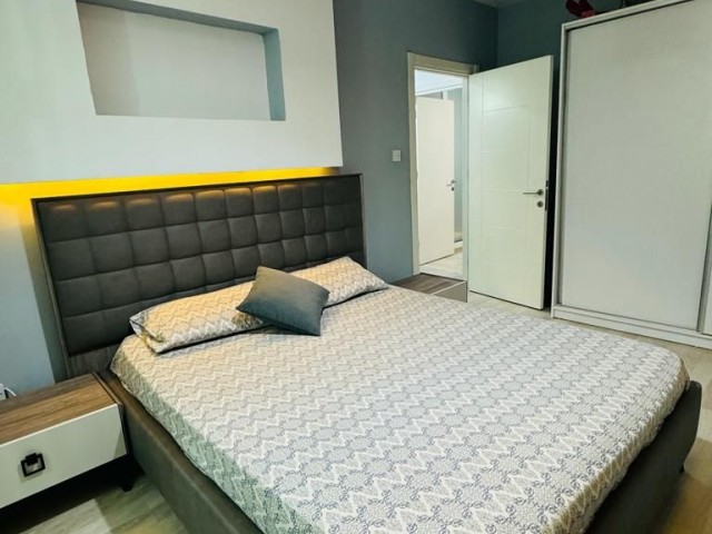 SCHÖNE LUXUS-2+1-WOHNUNG IM KYRENIA-ZENTRUM ZU VERKAUFEN