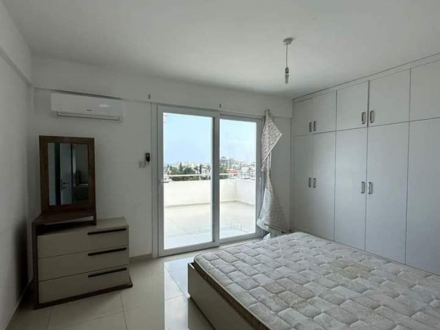 SCHÖNES 3+1-PENTHOUSE IM KYRENIA-ZENTRUM