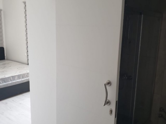 2+1 WOHNUNG MIT ENSUITE ZU VERMIETEN, KYRENIA CENTER