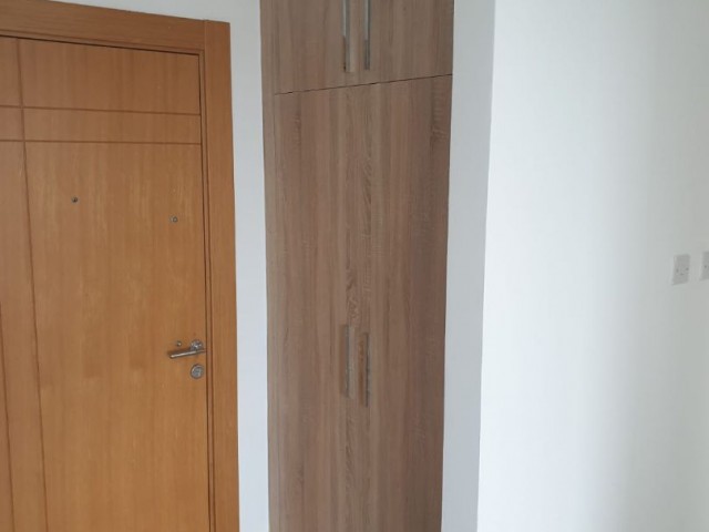 2+1 WOHNUNG MIT ENSUITE ZU VERMIETEN, KYRENIA CENTER