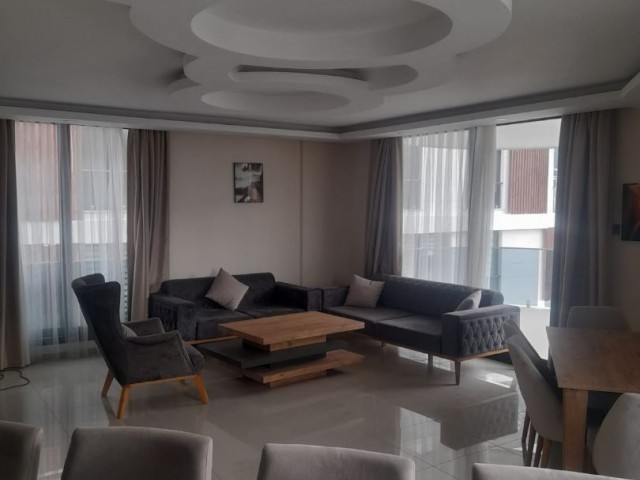 LUXUS 4+1 PENTHOUSE ZU VERMIETEN IM KYRENIA CENTER