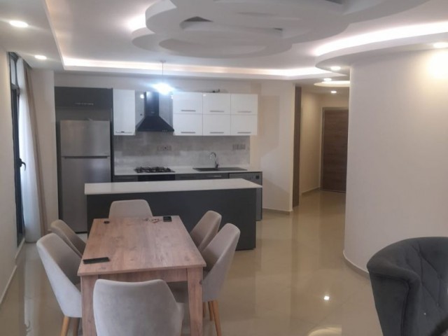 LUXUS-3+1-WOHNUNG MIT BADEZIMMER ZU VERMIETEN IM KYRENIA CENTER