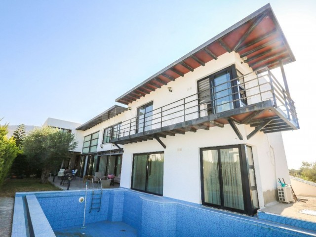 SUPERB VILLA WALKING DISTANCE TO CRATOS HOTEL